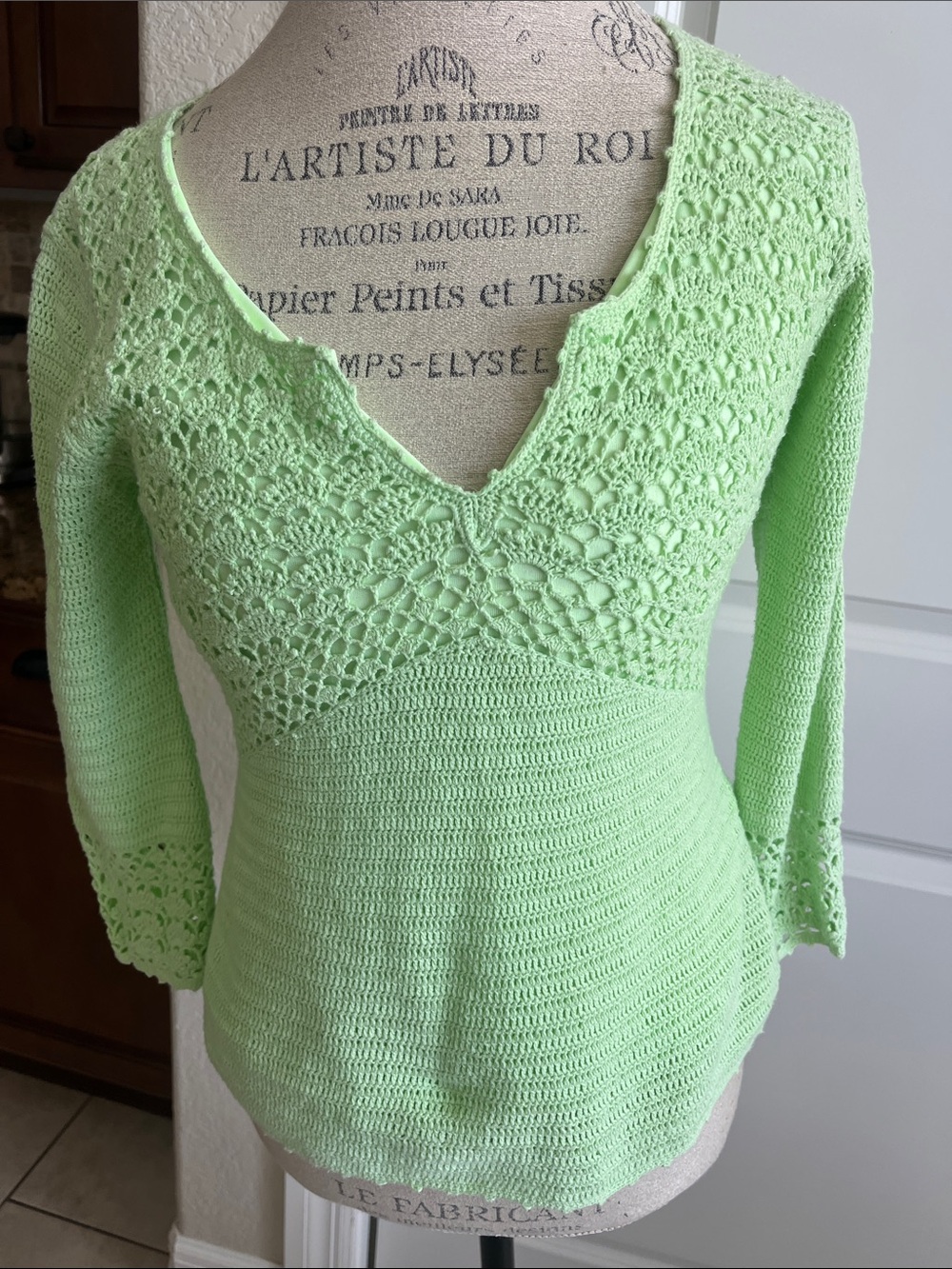EUC Lilly Pulitzer lime green crochet knitted long sleeve V-neck sweater medium